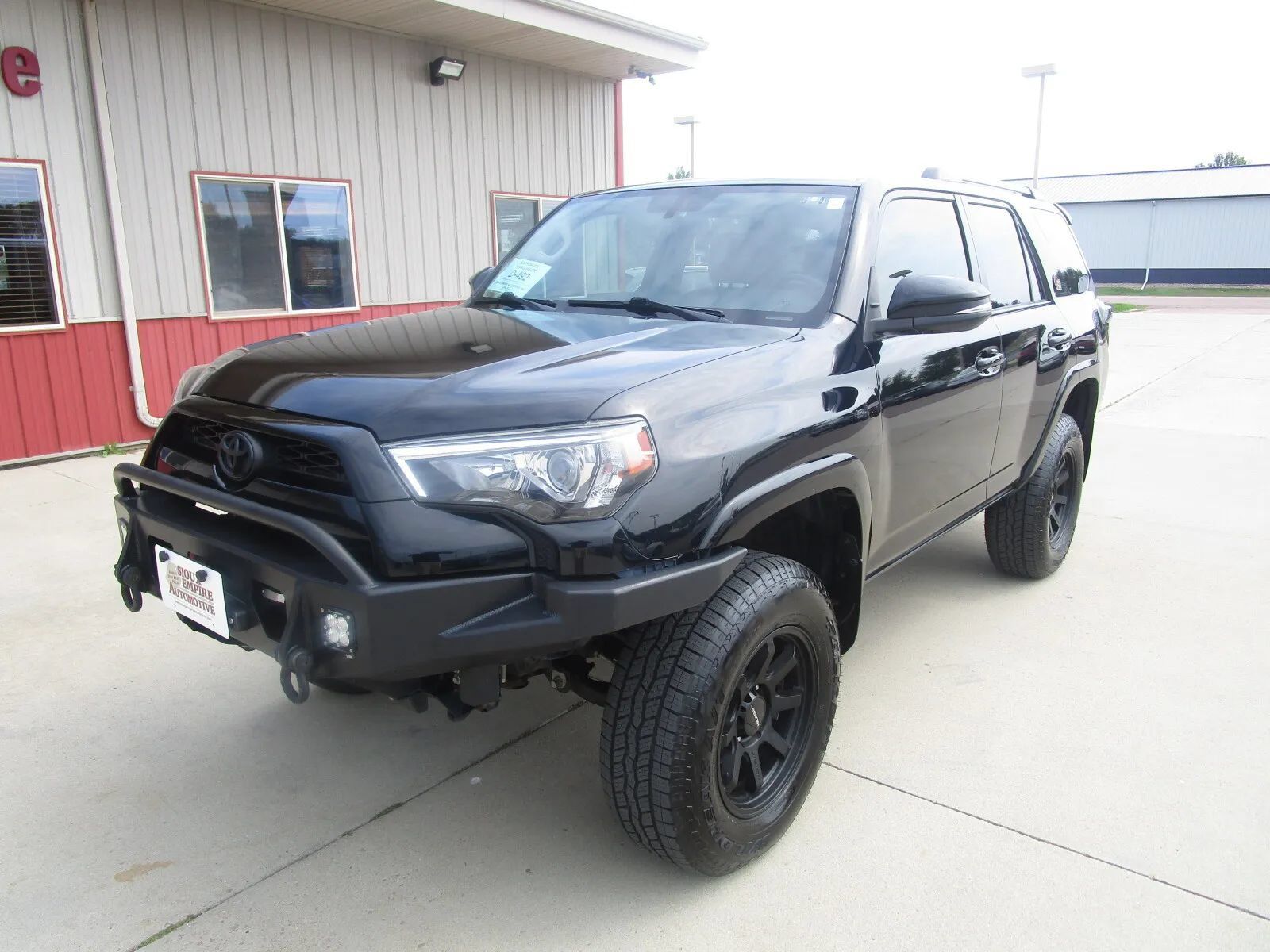 Used 2016 Toyota 4Runner Trail Premium AWD/4WD image 3
