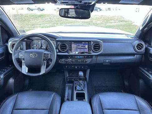 Used 2021 Toyota Tacoma TRD Pro AWD/4WD image 32