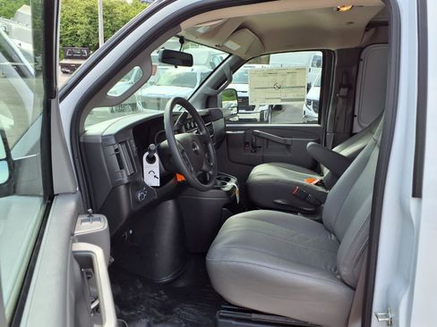 New 2026 GMC Savana 3500 w/ Driver Convenience Package image 16