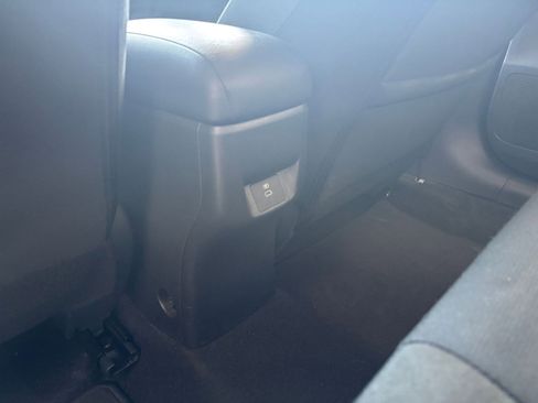 Used 2025 Nissan Versa SV image 23