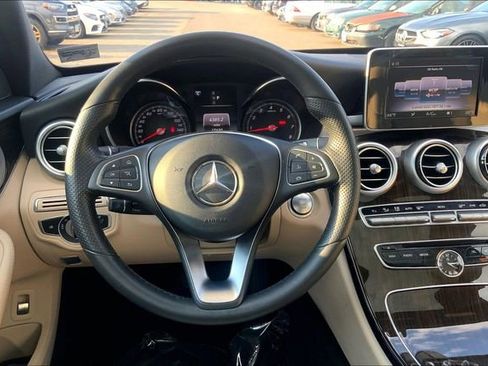Used 2018 Mercedes-Benz C 300 4MATIC Sedan image 4