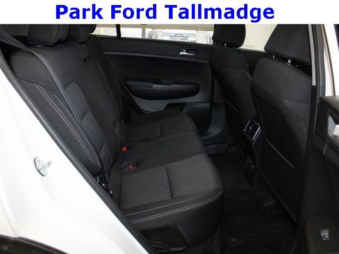 Used 2020 Kia Sportage LX image 25