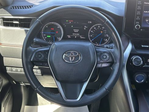 Used 2022 Toyota Venza Limited image 30