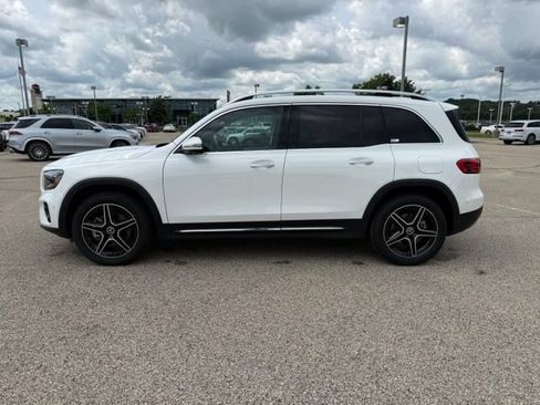 Used 2026 Mercedes-Benz GLB 250 4MATIC image 2