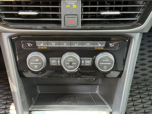 New 2024 Volkswagen Taos SE image 22