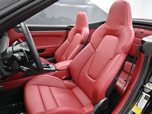 Used 2024 Porsche 911 Carrera S image 5