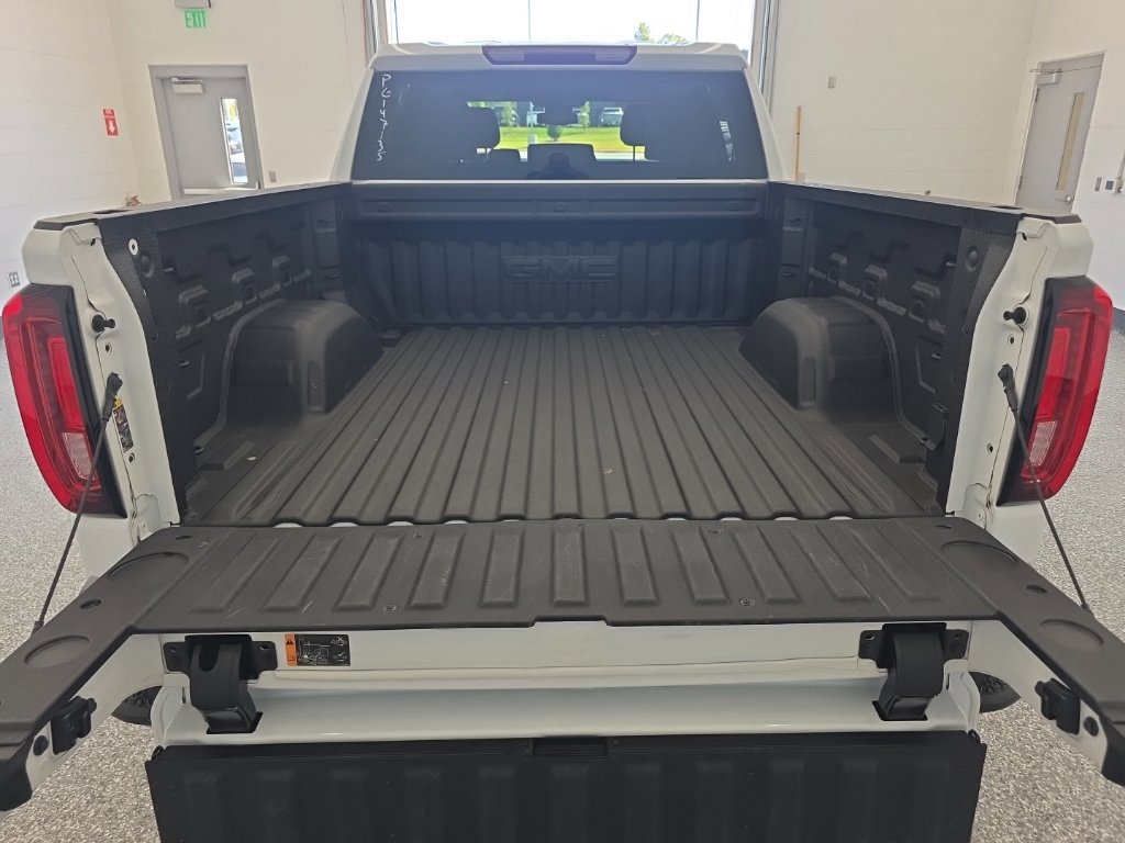 Used 2023 GMC Sierra 1500 SLT w/ SLT Premium Package AWD/4WD image 21