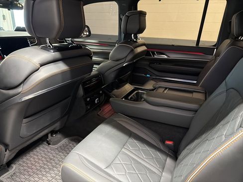 Used 2024 Jeep Grand Wagoneer Series III w/ HD Trailer Tow Package image 6