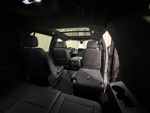 Used 2021 Chevrolet Tahoe High Country w/ Premium Package image 22