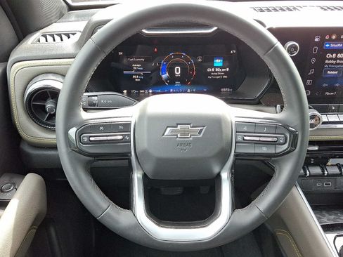 Used 2024 Chevrolet Colorado ZR2 AWD/4WD image 19