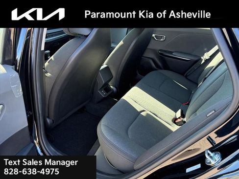 New 2025 Kia K4 LXS image 17