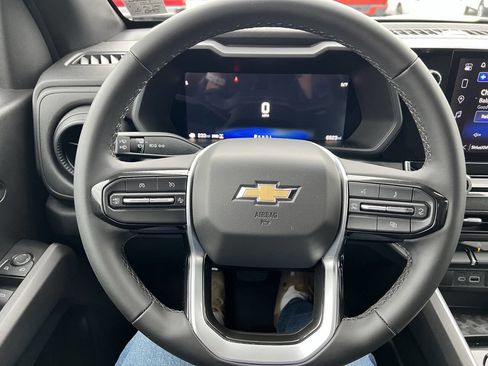 Used 2025 Chevrolet Colorado W/T w/ WT Convenience Package II image 15