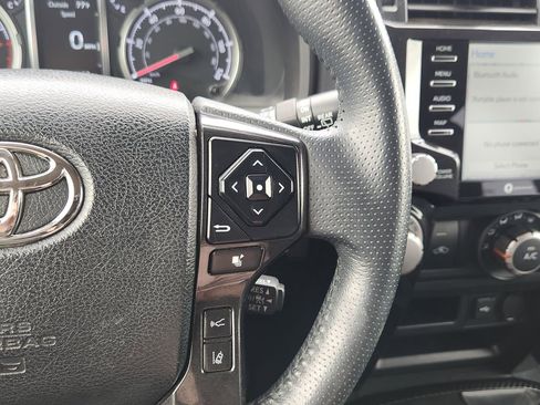 Used 2021 Toyota 4Runner Venture w/ Moonroof Package AWD/4WD image 18