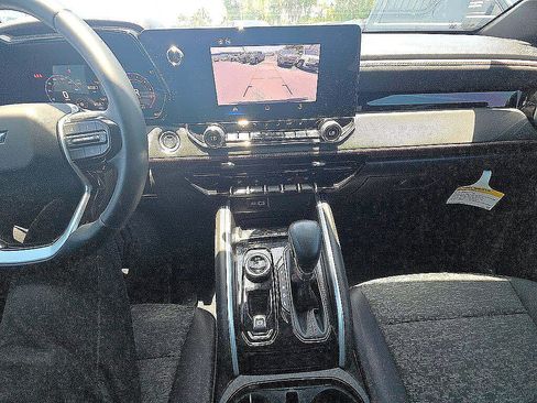 Certified 2025 Chevrolet Colorado Z71 AWD/4WD image 31