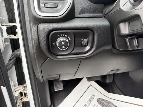 Used 2024 RAM 2500 Big Horn AWD/4WD image 18