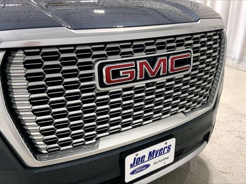 Used 2021 GMC Yukon Denali w/ Denali Premium Package RWD image 7