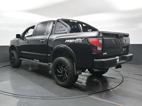 Used 2021 Nissan Titan PRO-4X w/ Pro-4x Convenience Package AWD/4WD image 10
