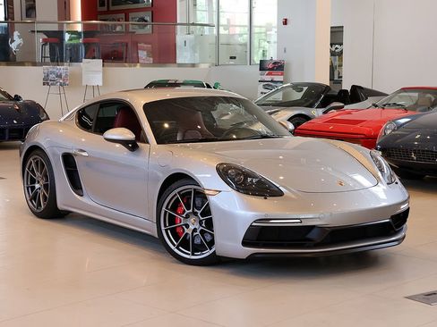 Used 2021 Porsche 718 Cayman GTS RWD image 7
