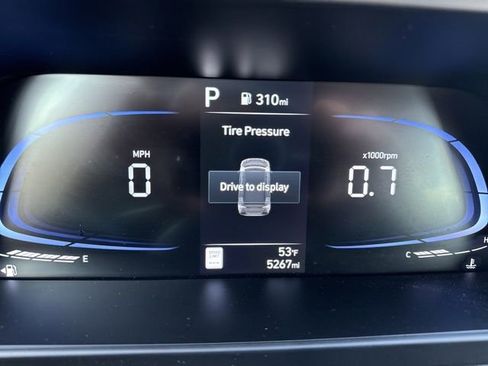 Certified 2025 Hyundai Elantra Sport image 17