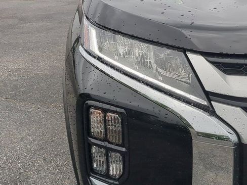 Used 2025 Mitsubishi Outlander Sport AWD image 9