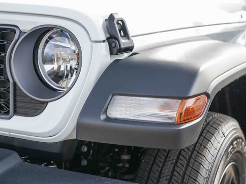 New 2026 Jeep Gladiator Sport image 8