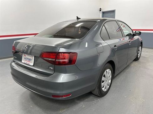 Used 2016 Volkswagen Jetta S image 3