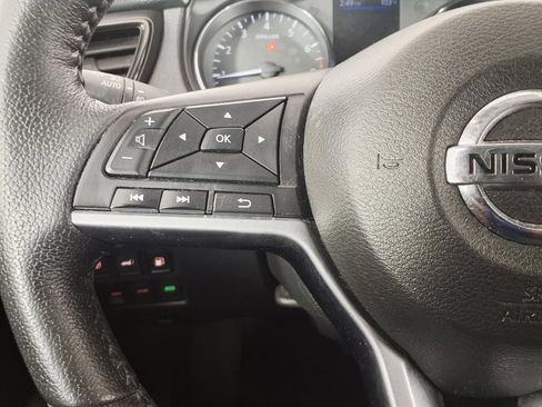 Used 2019 Nissan Rogue SL AWD/4WD image 15