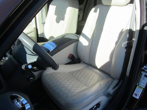 Used 2018 Jaguar XJ L Portfolio image 18