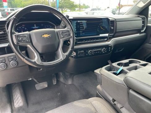 Used 2025 Chevrolet Silverado 2500 LT AWD/4WD image 12