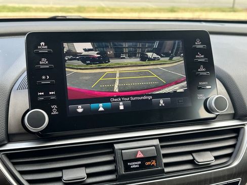 Used 2020 Honda Accord Touring image 27