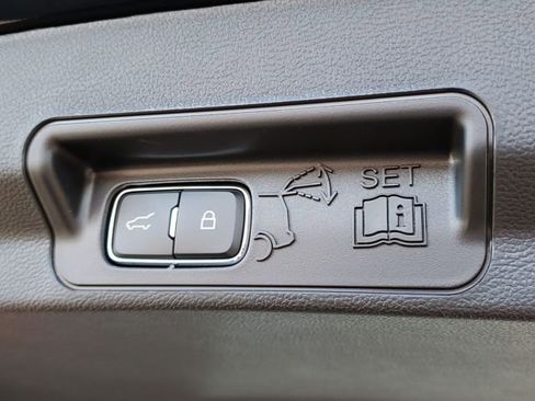 New 2026 Ford Explorer Active w/ Active Comfort Package image 9