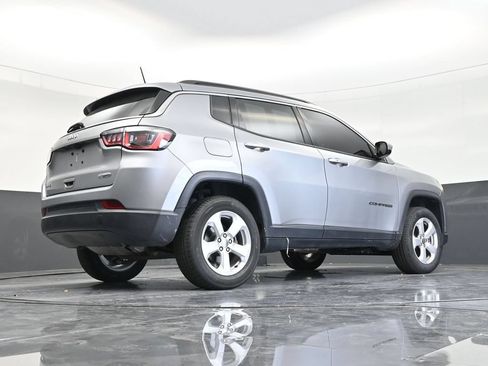Used 2018 Jeep Compass Latitude w/ Popular Equipment Group AWD/4WD image 24