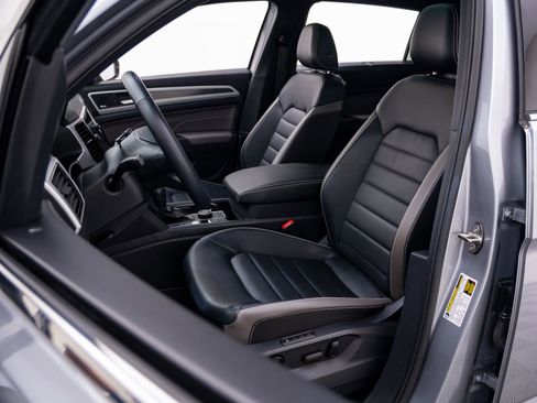 Used 2023 Volkswagen Atlas Cross Sport SEL Premium R-Line image 16