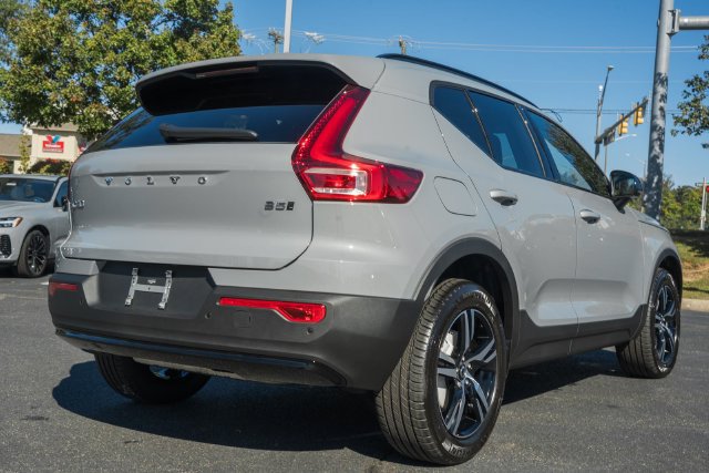New 2026 Volvo XC40 B5 Core w/ Protection Package Premier AWD/4WD image 4