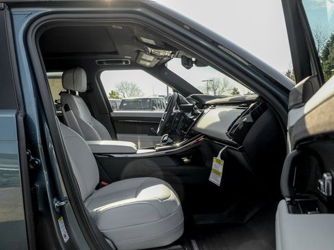 New 2025 Land Rover Range Rover Sport SE image 22