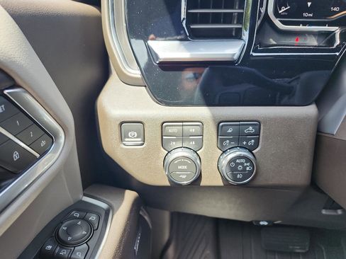 New 2025 GMC Sierra 2500 SLT w/ SLT Premium Package image 22