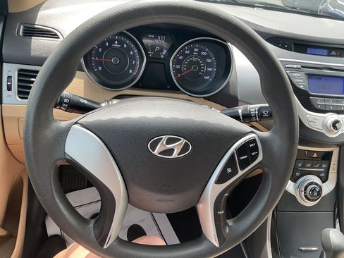 Used 2012 Hyundai Elantra GLS FWD image 17