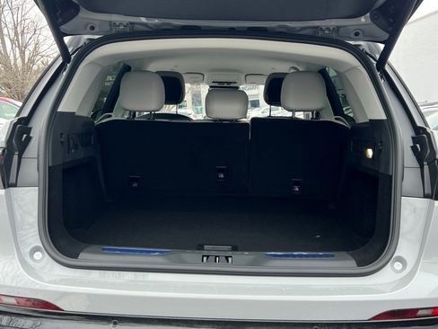 New 2026 Lincoln Nautilus Premier image 13