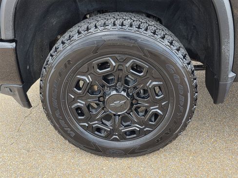 Used 2021 Chevrolet Silverado 2500 High Country w/ Z71 Off-Road Package image 33