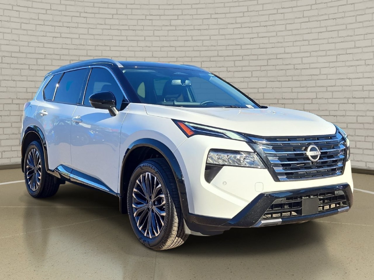 Certified 2025 Nissan Rogue Platinum w/ Tech Package AWD/4WD image 3