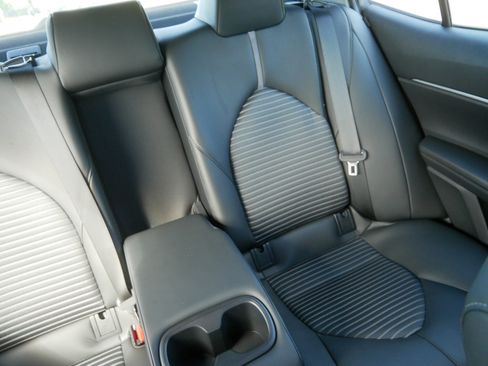 Used 2023 Toyota Camry SE FWD image 14