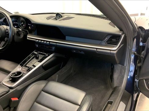 Used 2022 Porsche 911 Cabriolet image 20