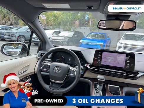 Used 2021 Toyota Sienna XLE image 23