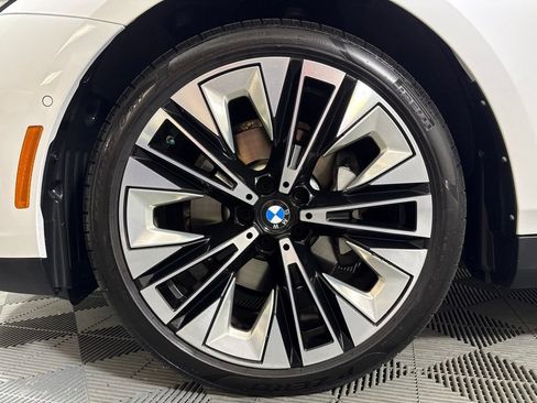 Certified 2025 BMW 530i w/ Premium Package RWD image 8