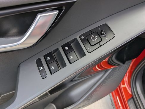 Certified 2023 Kia Niro EX FWD image 20