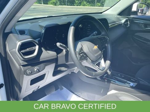 Used 2025 Chevrolet TrailBlazer LT w/ Convenience Package AWD/4WD image 10