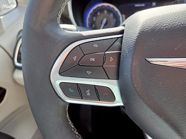 Used 2023 Chrysler Pacifica Limited FWD image 34