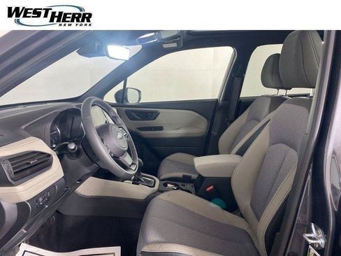 Used 2025 Subaru Forester Premium AWD/4WD image 40