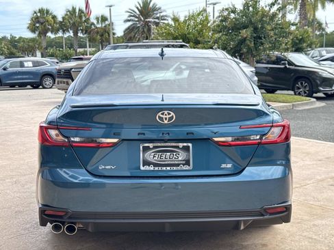 Used 2025 Toyota Camry SE FWD image 4