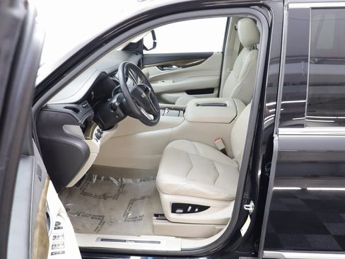 Used 2020 Cadillac Escalade Premium Luxury image 6